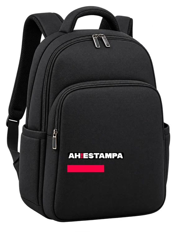 Mochila personalizada — simulação ilustrativa.